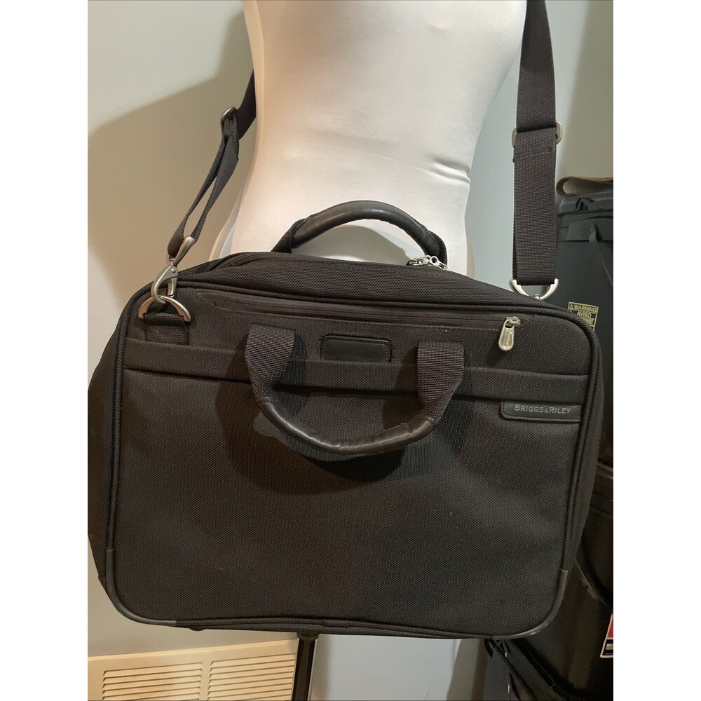 Briggs & Riley laptop / Travel Bag, Serial Number #05-BB101-0571931-2